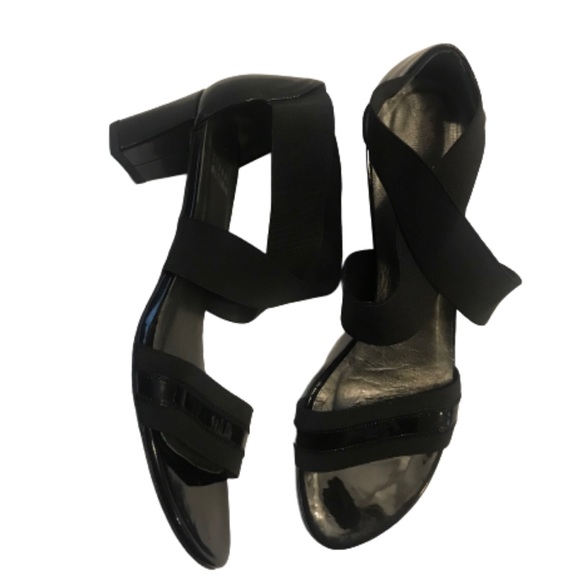 Stuart Weitzman Black Patent Leather Sandal 8.5 - Picture 2 of 7